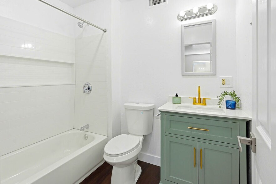 Building Photo - 23855 Zuger Dr