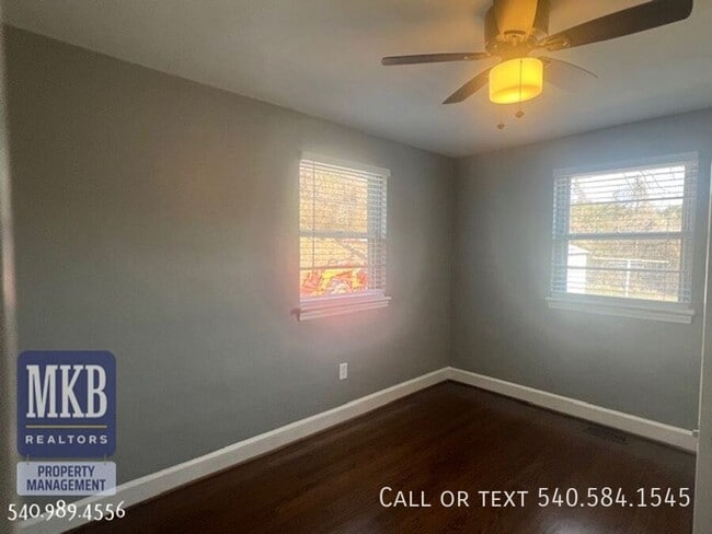 Building Photo - 6221 Shady Acres Dr