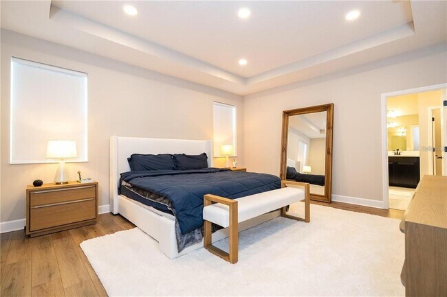 Building Photo - 5090 Shady Pnes Dr