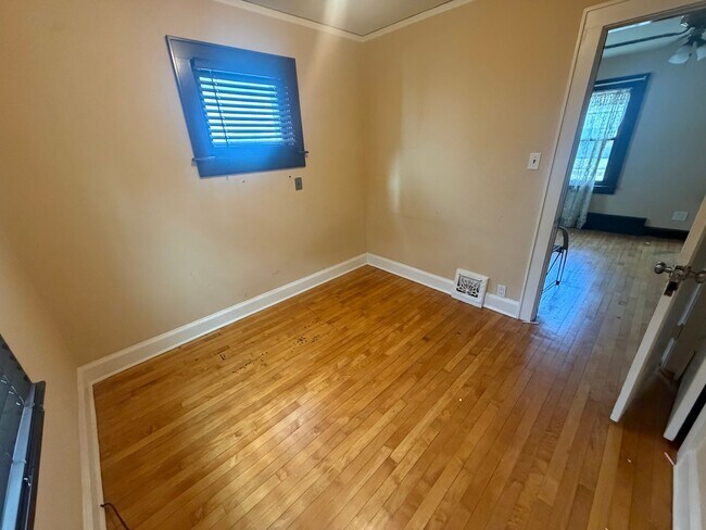 Building Photo - 3504 S Clement Ave