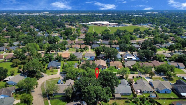 Building Photo - 10171 NW Park Dr