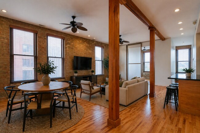 Building Photo - 3000 S Archer Ave