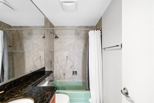 Building Photo - 1408 Brickell Bay Dr