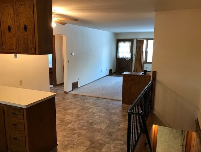 Building Photo - 3 Bedroom Duplex