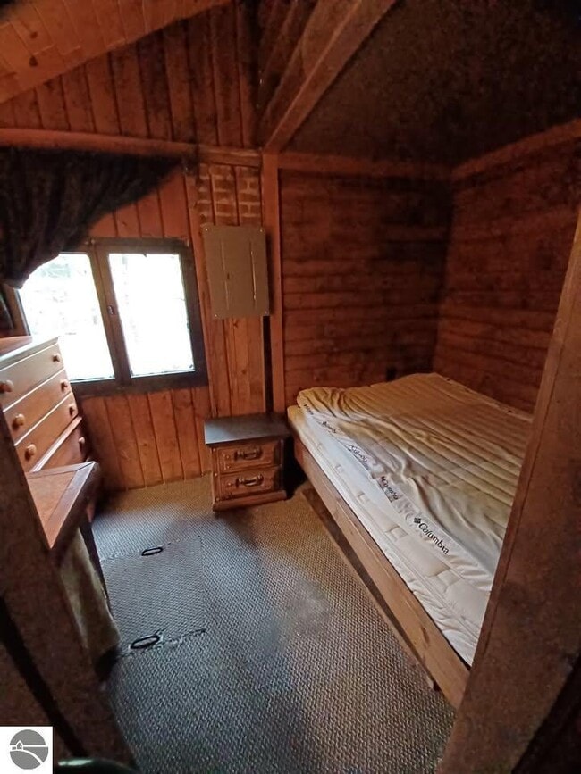 Primary Photo - 1568 Monument Rd