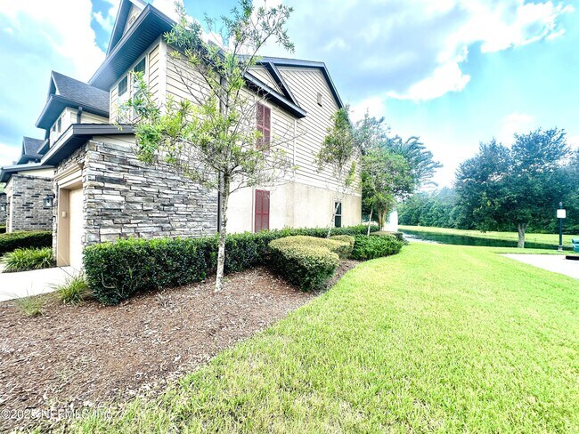 Building Photo - 13950 Berryview Rd