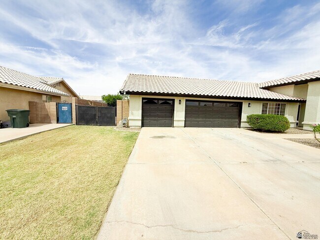 Building Photo - 3590 W 27th Pl