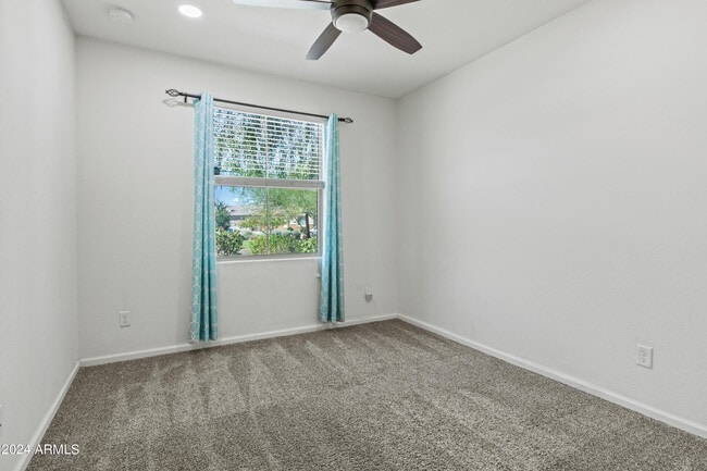 Building Photo - 5345 W Desert Hollow Dr