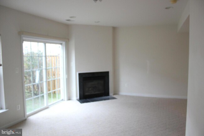 Building Photo - 24651 Kings Canyon Square