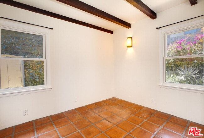 Building Photo - 2454 7th St