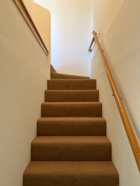 Stairs to 2nd floor bedroom - 336 Lincoln Ave