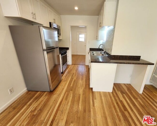 Primary Photo - 12219 Ocean Park Blvd