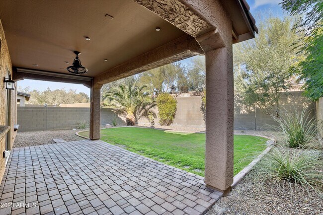 Building Photo - 3842 E Cat Balue Dr
