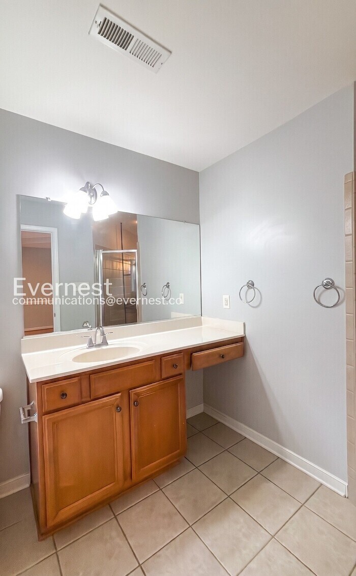 Building Photo - 13901 Riverdowns N Ct