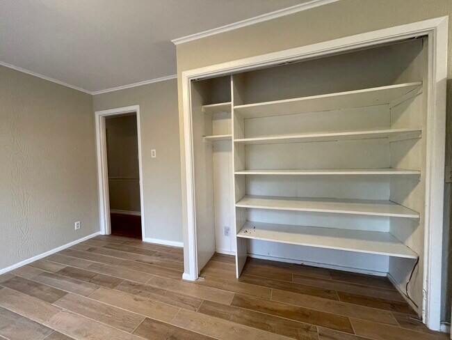 Huge Pantry! - 1208 Tulane Ave