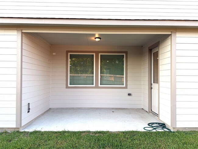 Building Photo - 32011 Sweet Pea Mdw Dr