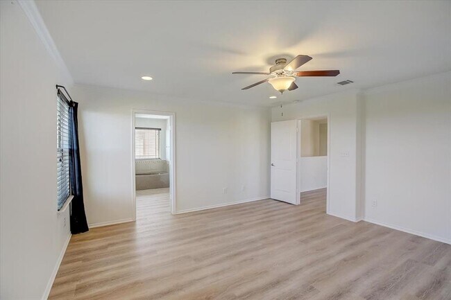 Building Photo - 6800 Sunderland Trail