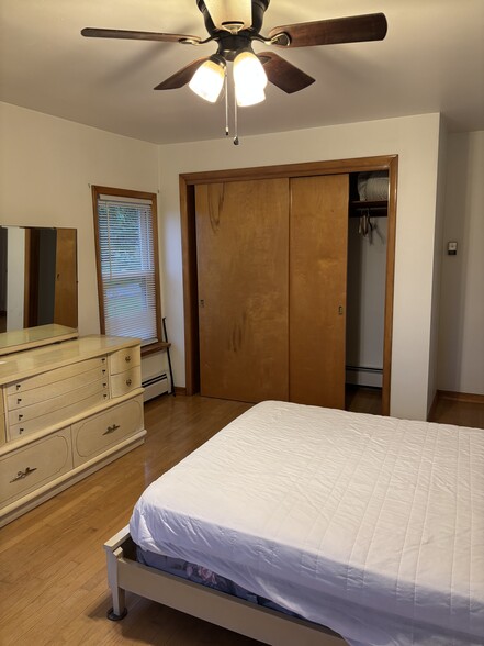 Bedroom - 3161 E Stancliff Rd