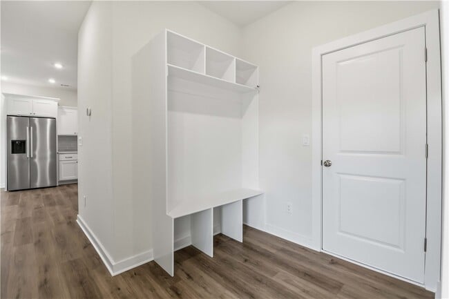 Building Photo - 3406 SE K St