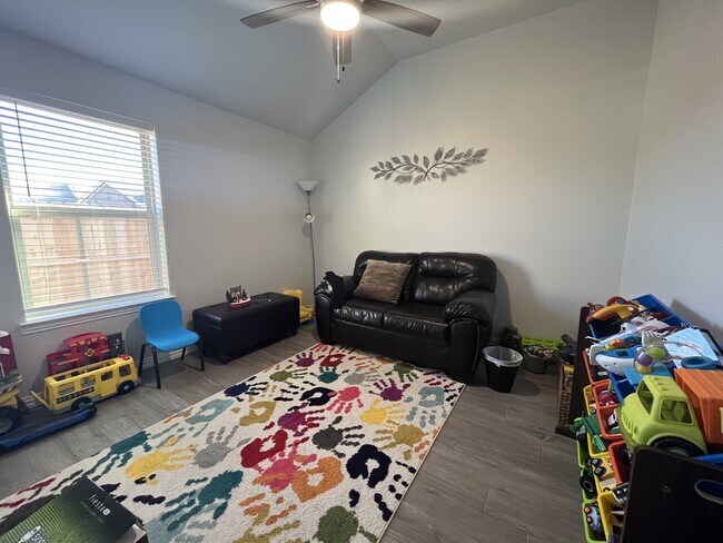 Building Photo - 5031 Olivia