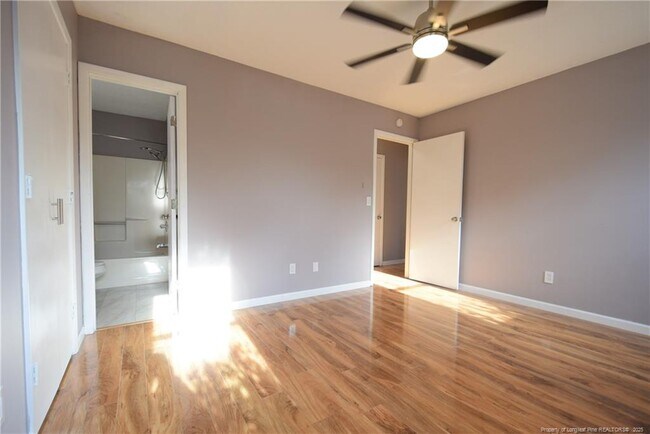 Building Photo - 733 Mosswood Ln