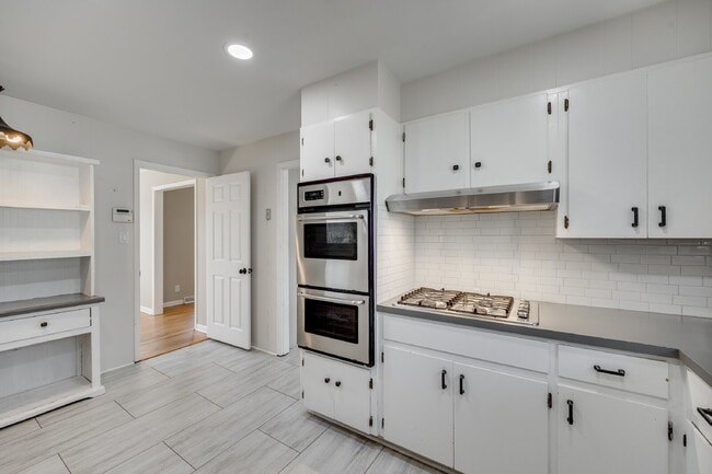 Building Photo - "Charming 3-Bedroom Home with pool in Rock Hill!"