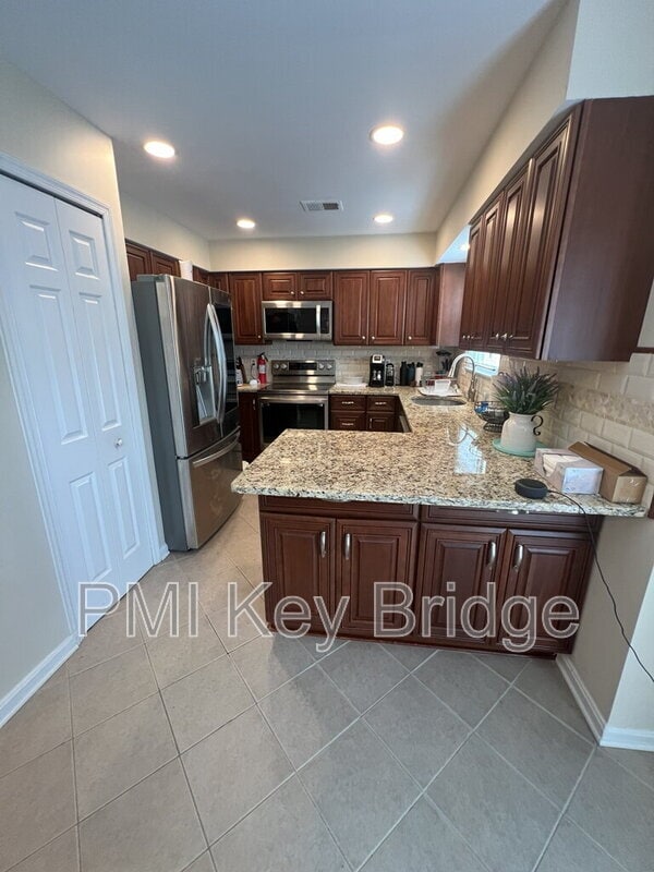 Building Photo - 7427 Salford Ct