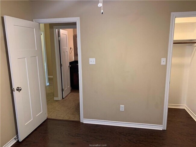 Building Photo - AUGUST 2026 PRE-LEASE!! 4 Bedroom, 4 Bathr...