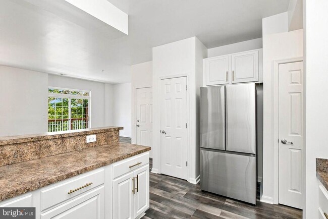 Building Photo - 1824 Cedar Cove Way