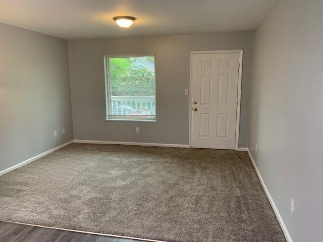 Building Photo - 411 E 5th St