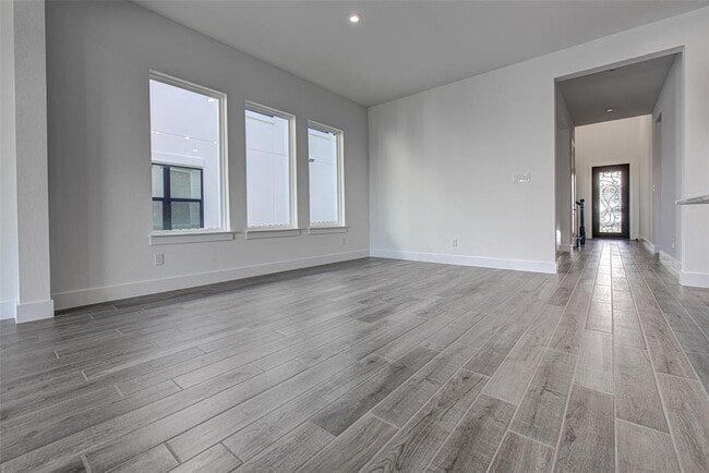 Building Photo - 8604 Pine Muhly Dr