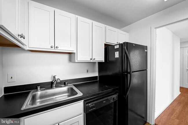 Building Photo - 28 Allegheny Ave