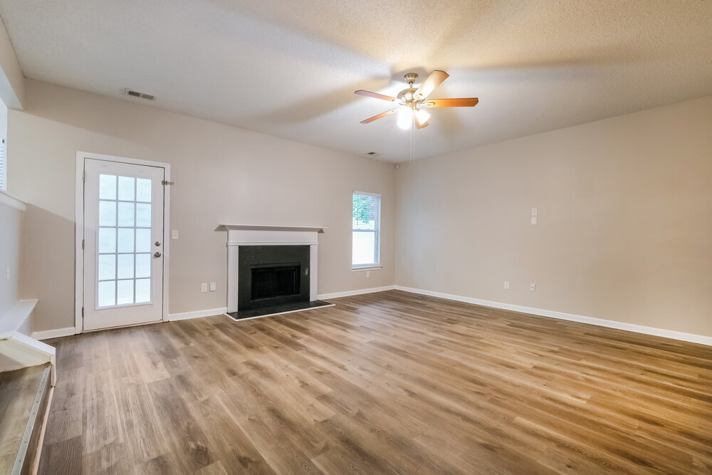 Building Photo - 146 Edison Dr