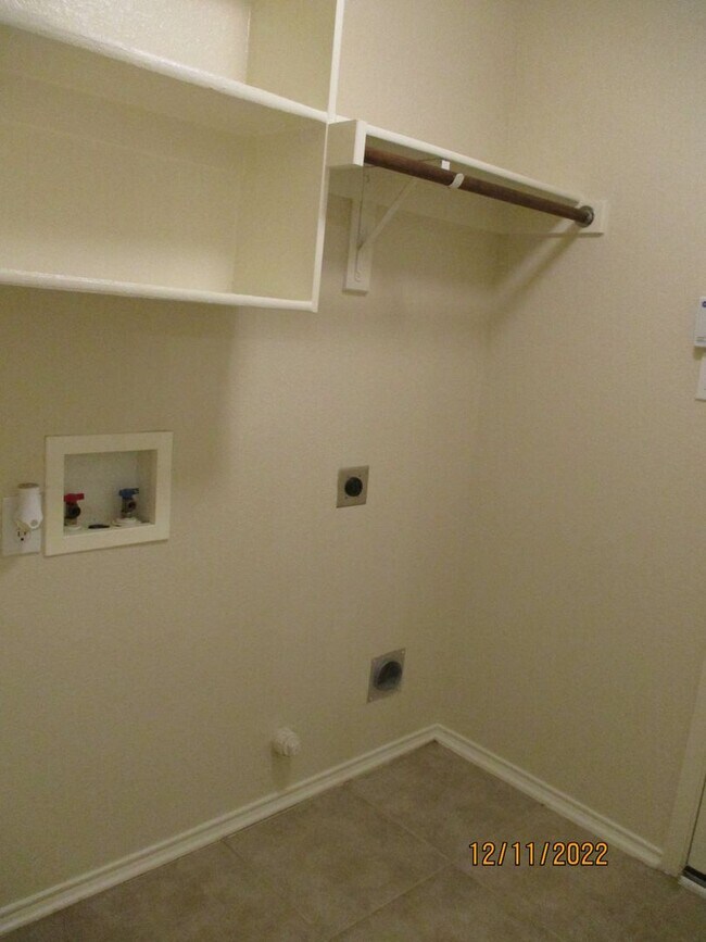 Building Photo - 5144 Waterview Ct