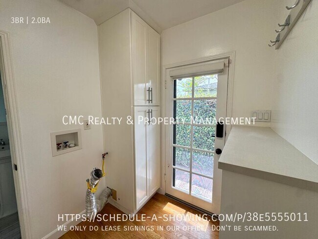 Building Photo - 3822 Rose Ave