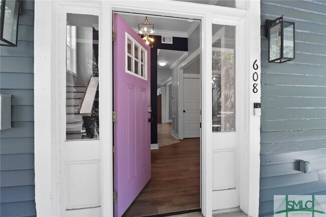 Building Photo - 608 W 37th St
