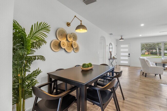 Building Photo - 3621 Searobin Dr SE