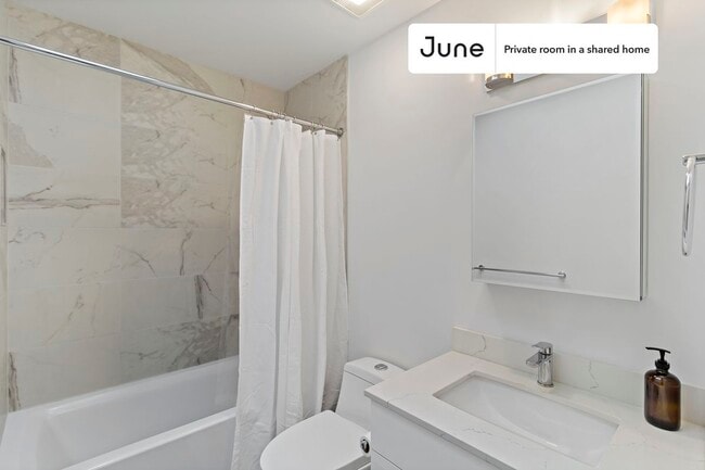 Building Photo - Room in Shared 5 bed/3.5 bath home