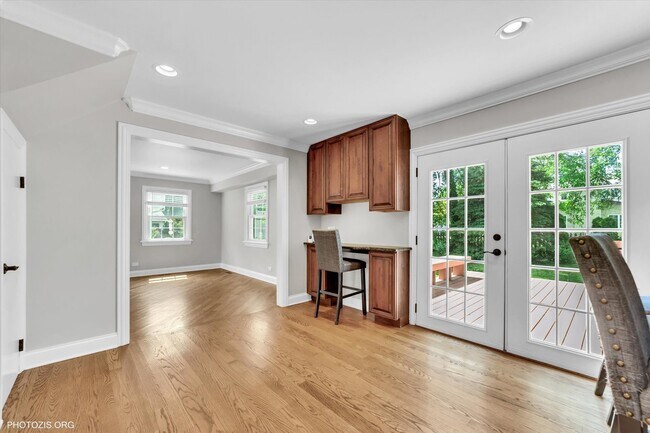 Building Photo - 950 Belmar Ln