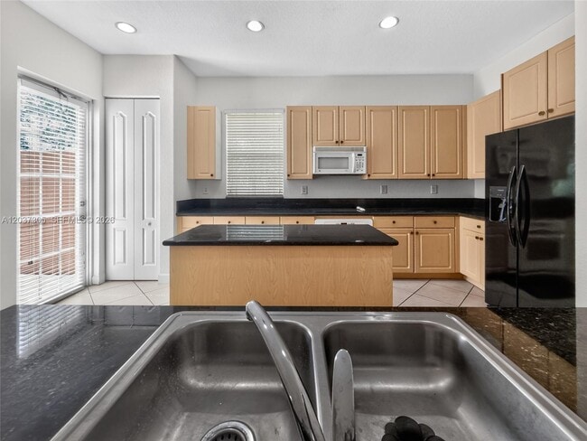 Building Photo - 625 SW 146th Terrace