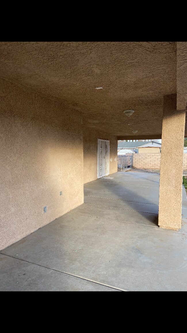 Building Photo - 16627 Ponca St