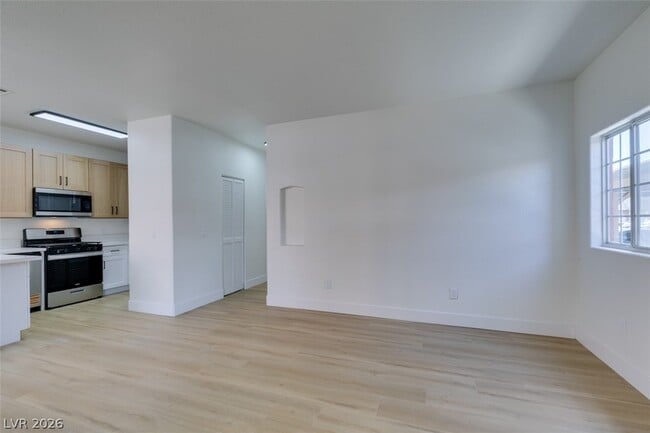 Building Photo - 4730 E Craig Rd