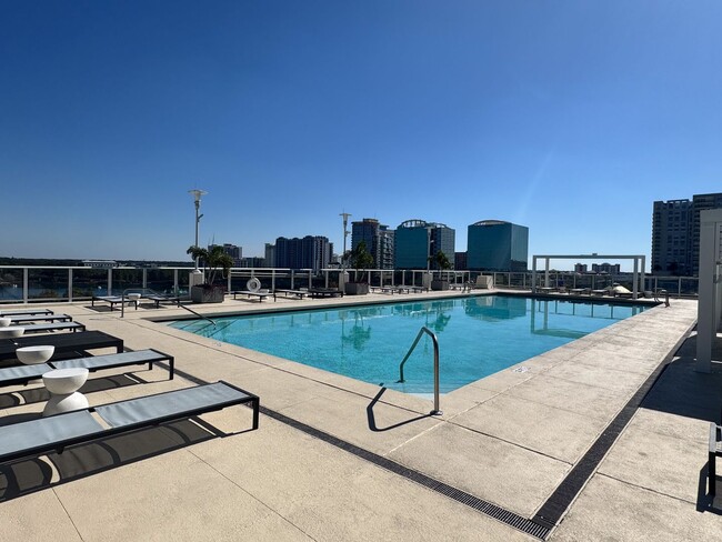 Building Photo - The Vue - Downtown Luxury High Rise