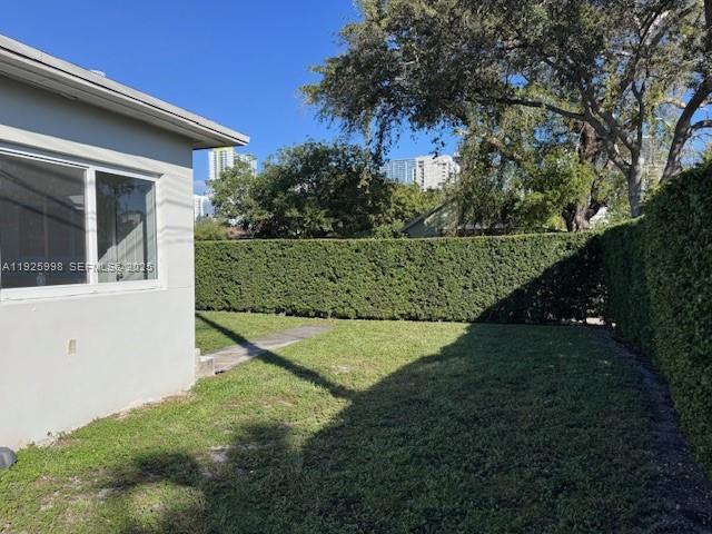 Building Photo - 900 SW 5th Ave