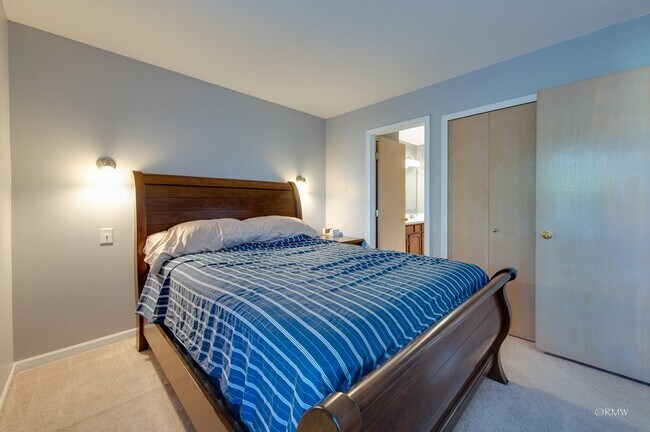 Building Photo - 224 Chesterfield Ct