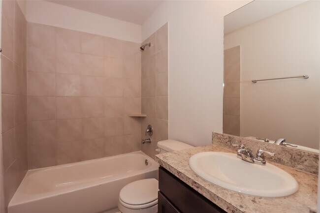 Building Photo - 2732 Atlas Dr