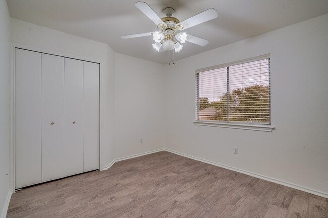 Building Photo - 1102 Black Locust Drive West