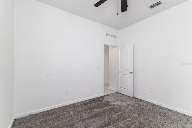 Building Photo - 1121 Deepwater Cir