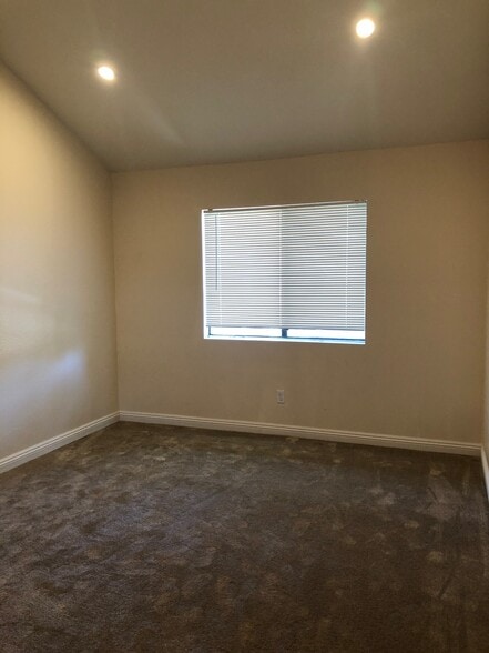 Building Photo - 22885 Hilton Head Dr