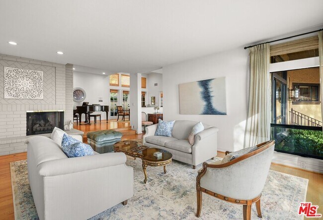 Building Photo - 4244 Avenida De La Encinal